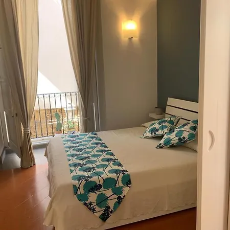 Palazzo Sambuca - & *