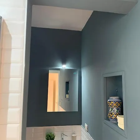 Palazzo Sambuca - & *